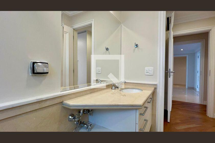 Apartamento à Venda – Jardim Europa, 3 Quartos, 280 m² – São Paulo