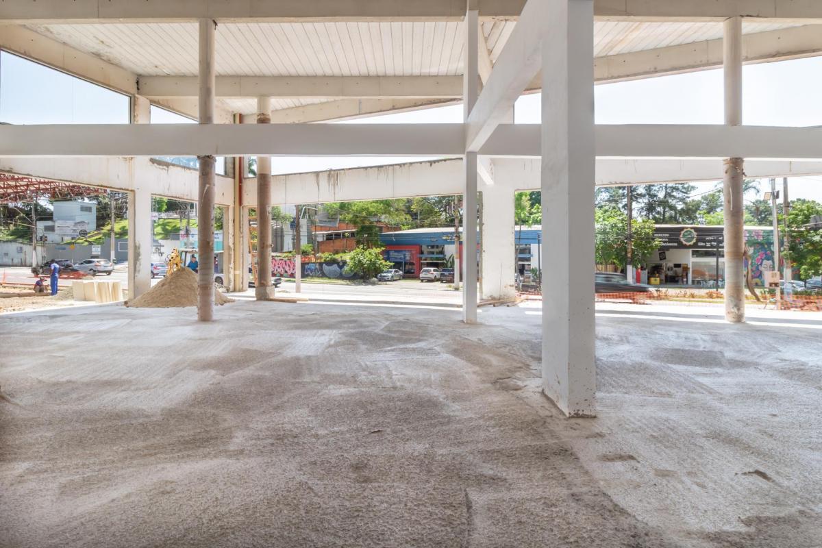Loja em posto na Avenida Nova Cantareira, N. 4055 – loja 6 • 60 m²