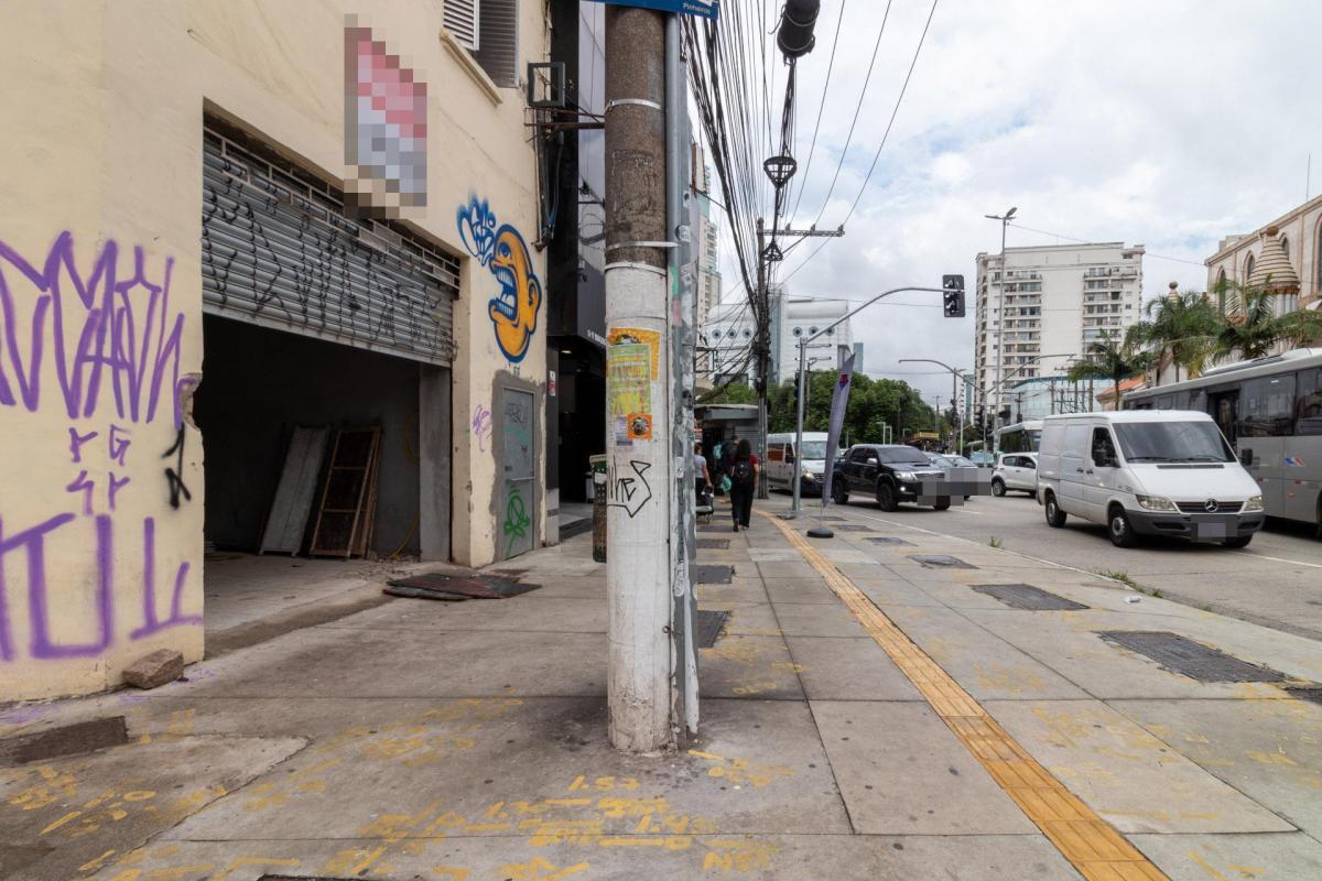 Loja na Largo dos Pinheiros, N. 33 • 188 m²