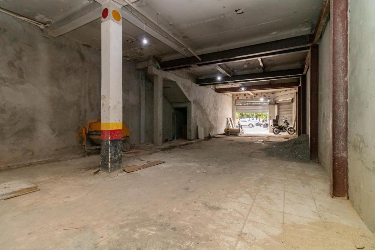 Loja na Largo dos Pinheiros, N. 33 • 188 m²