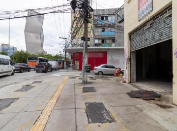 Loja na Largo dos Pinheiros, N. 33 • 188 m²