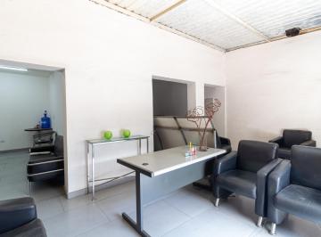 Casa comercial na Avenida Miguel Conejo, N. 974 • 150 m²