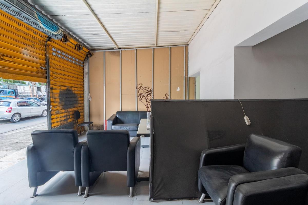 Casa comercial na Avenida Miguel Conejo, N. 974 • 150 m²
