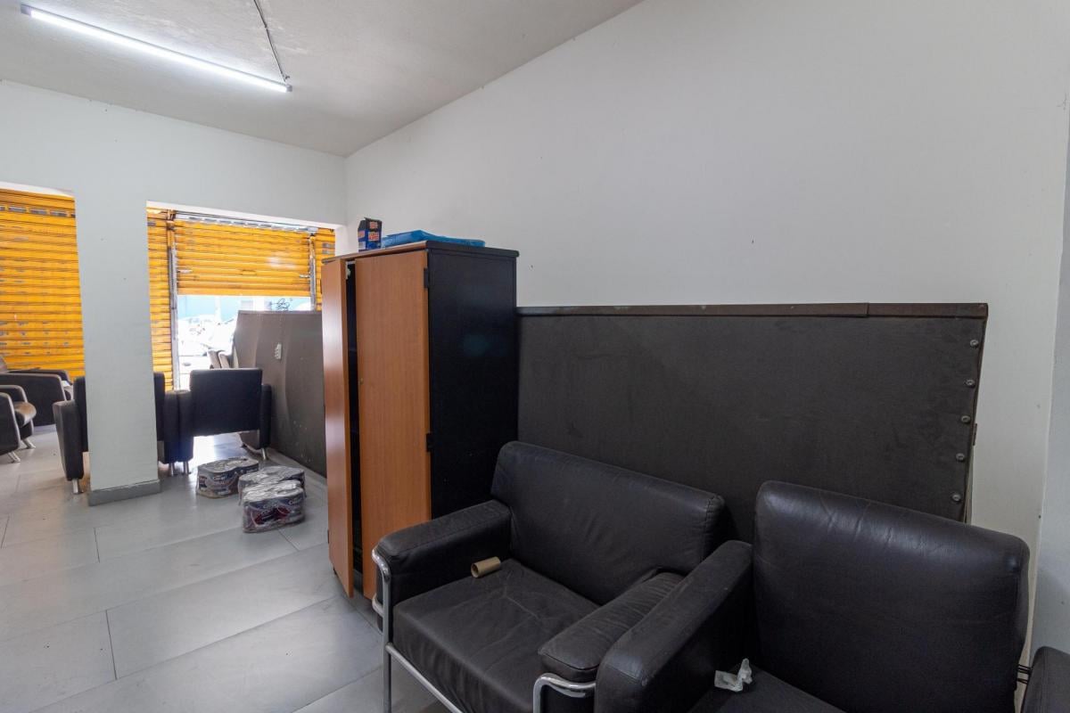 Casa comercial na Avenida Miguel Conejo, N. 974 • 150 m²