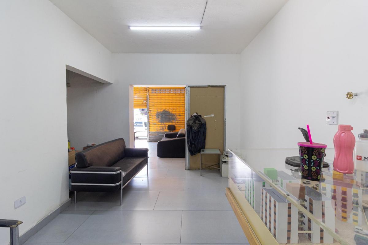 Casa comercial na Avenida Miguel Conejo, N. 974 • 150 m²