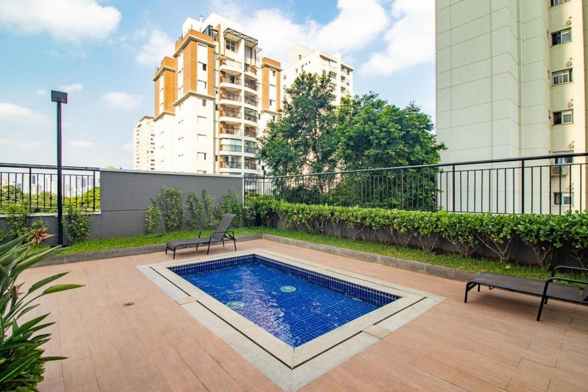 Garden moderno na Vila Mariana com área externa privativa.