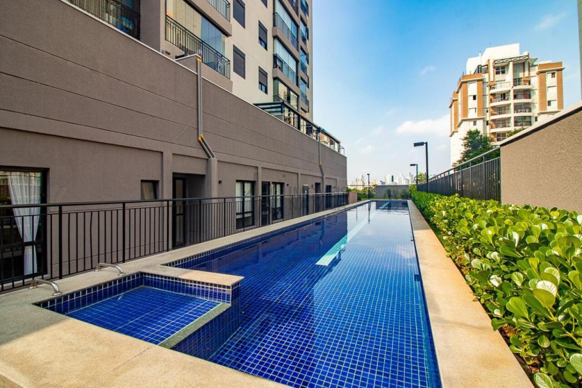 Garden moderno na Vila Mariana com área externa privativa.