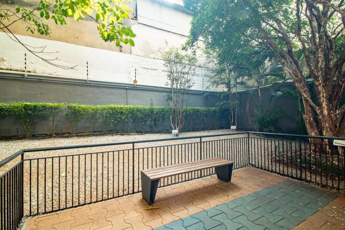 Garden moderno na Vila Mariana com área externa privativa.