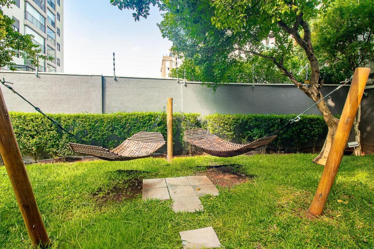 Garden moderno na Vila Mariana com área externa privativa.