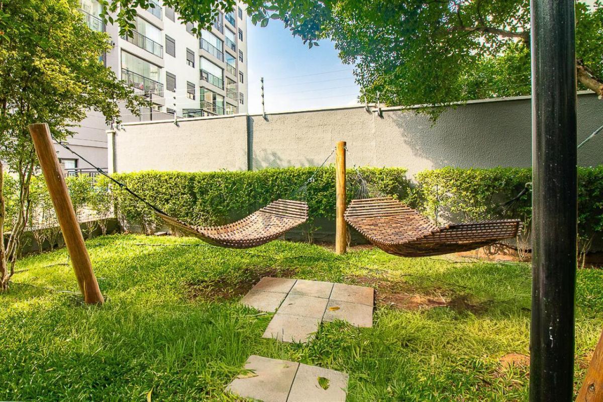 Garden moderno na Vila Mariana com área externa privativa.