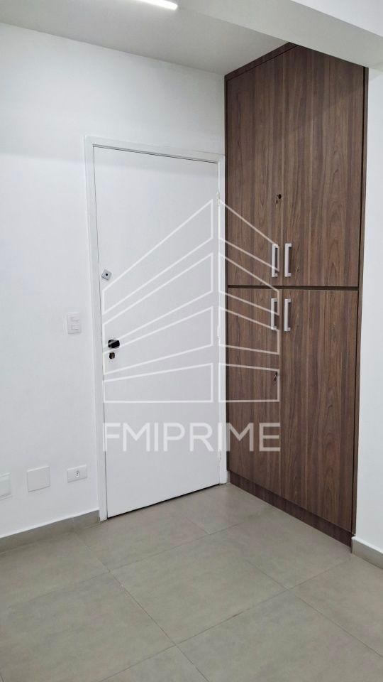 SALA COMERCIAL DE 32 m2 COM 1 VAGA, PRÓXIMO METRÔ SANTA CRUZ.
