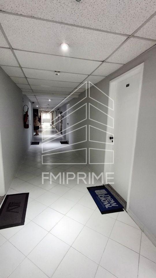 SALA COMERCIAL DE 32 m2 COM 1 VAGA, PRÓXIMO METRÔ SANTA CRUZ.