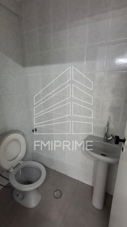 SALA COMERCIAL DE 32 m2 COM 1 VAGA, PRÓXIMO METRÔ SANTA CRUZ.