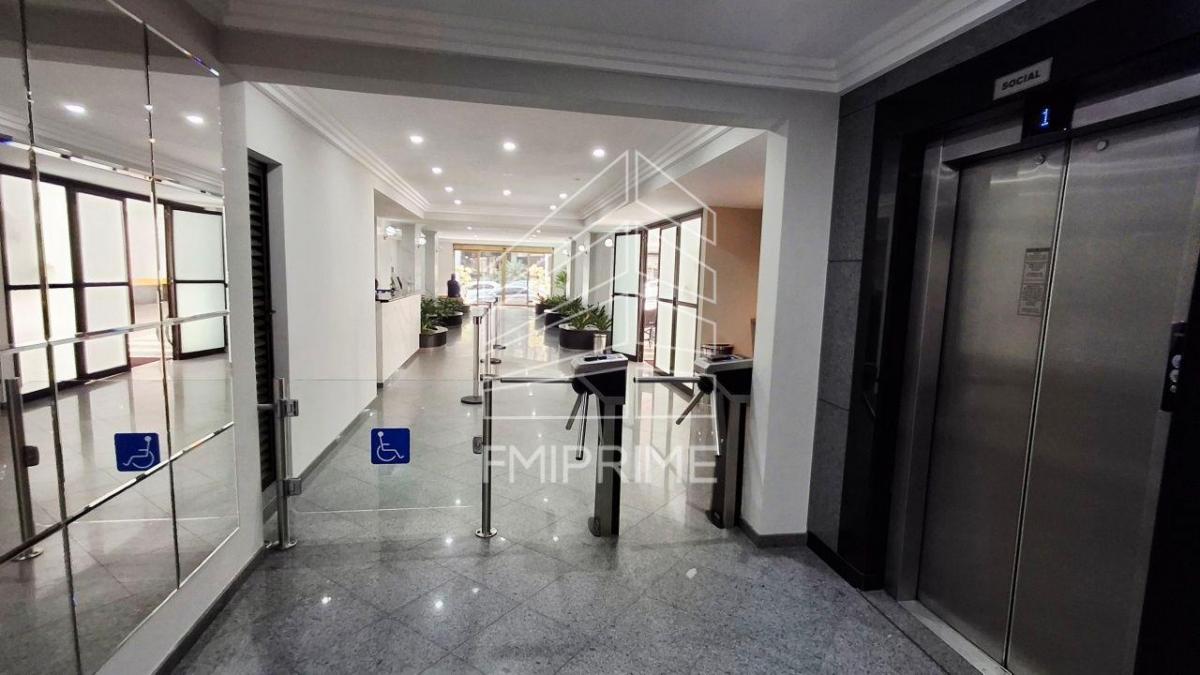 SALA COMERCIAL DE 32 m2 COM 1 VAGA, PRÓXIMO METRÔ SANTA CRUZ.