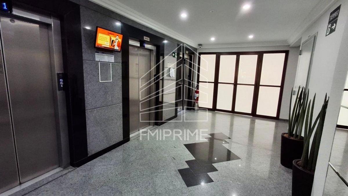 SALA COMERCIAL DE 32 m2 COM 1 VAGA, PRÓXIMO METRÔ SANTA CRUZ.