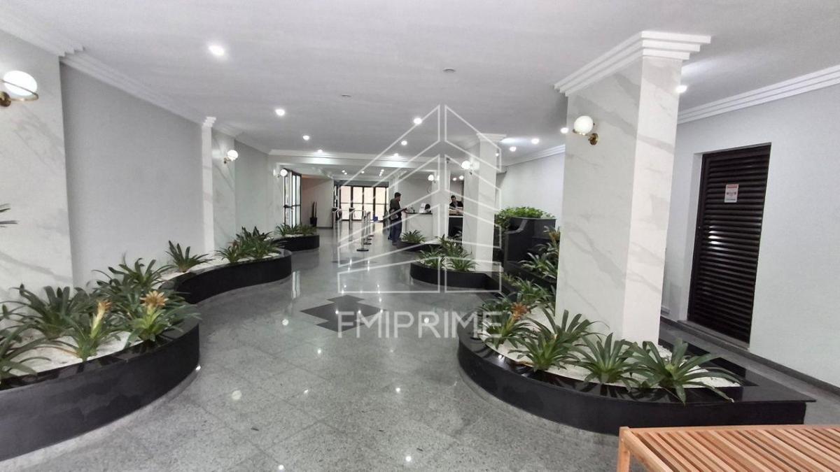 SALA COMERCIAL DE 32 m2 COM 1 VAGA, PRÓXIMO METRÔ SANTA CRUZ.