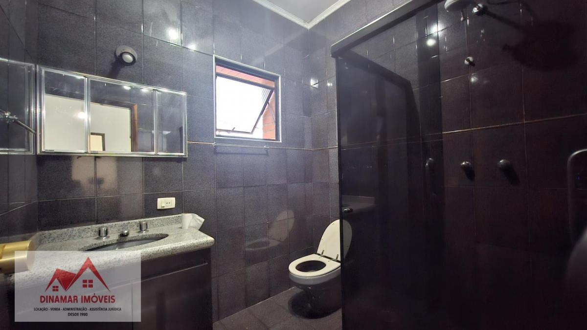 Sobrado à Venda no Cambuci SP: 4 Quartos, 180m²…