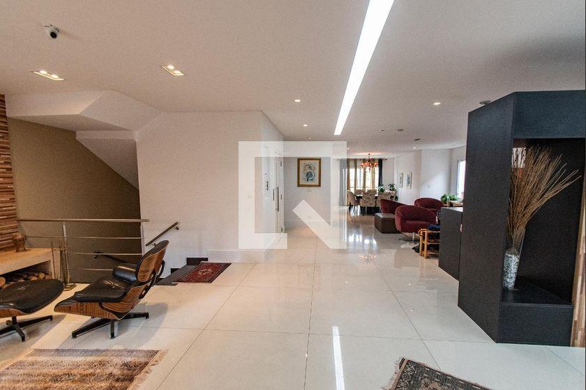 Casa à Venda – Vila Mariana, 6 Quartos, 700 m² – São Paulo