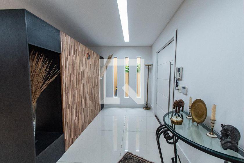 Casa à Venda – Vila Mariana, 6 Quartos, 700 m² – São Paulo