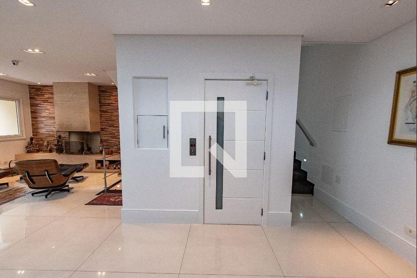Casa à Venda – Vila Mariana, 6 Quartos, 700 m² – São Paulo