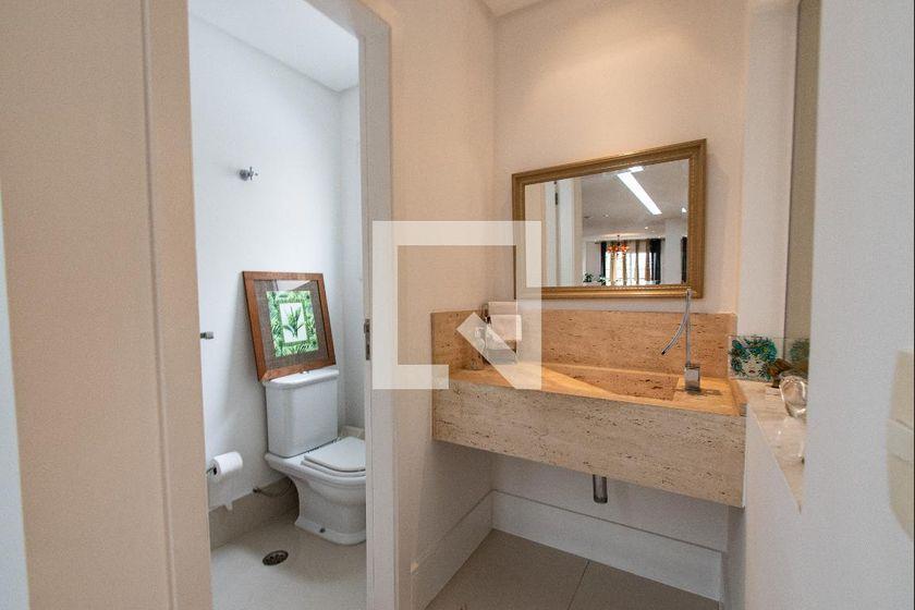 Casa à Venda – Vila Mariana, 6 Quartos, 700 m² – São Paulo