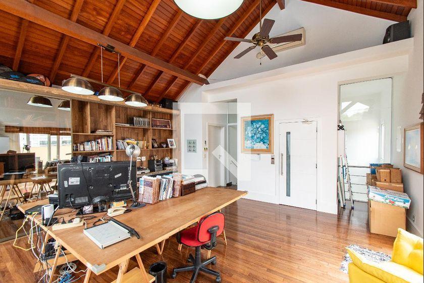 Casa à Venda – Vila Mariana, 6 Quartos, 700 m² – São Paulo