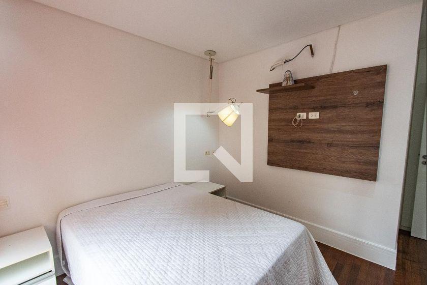 Casa à Venda – Vila Mariana, 6 Quartos, 700 m² – São Paulo
