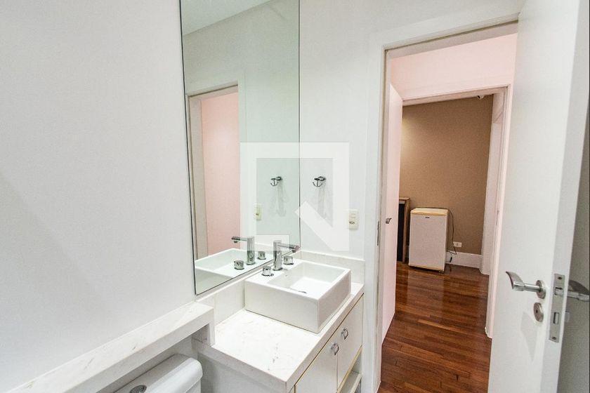 Casa à Venda – Vila Mariana, 6 Quartos, 700 m² – São Paulo