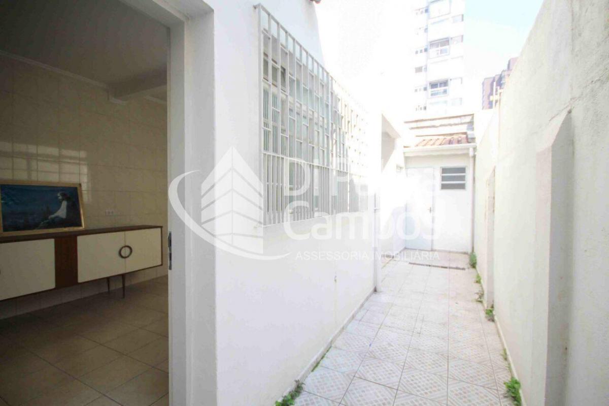 Casa de 150m² com 3 quartos e 2 vagas para locação ou venda no bairro do Ipiranga
