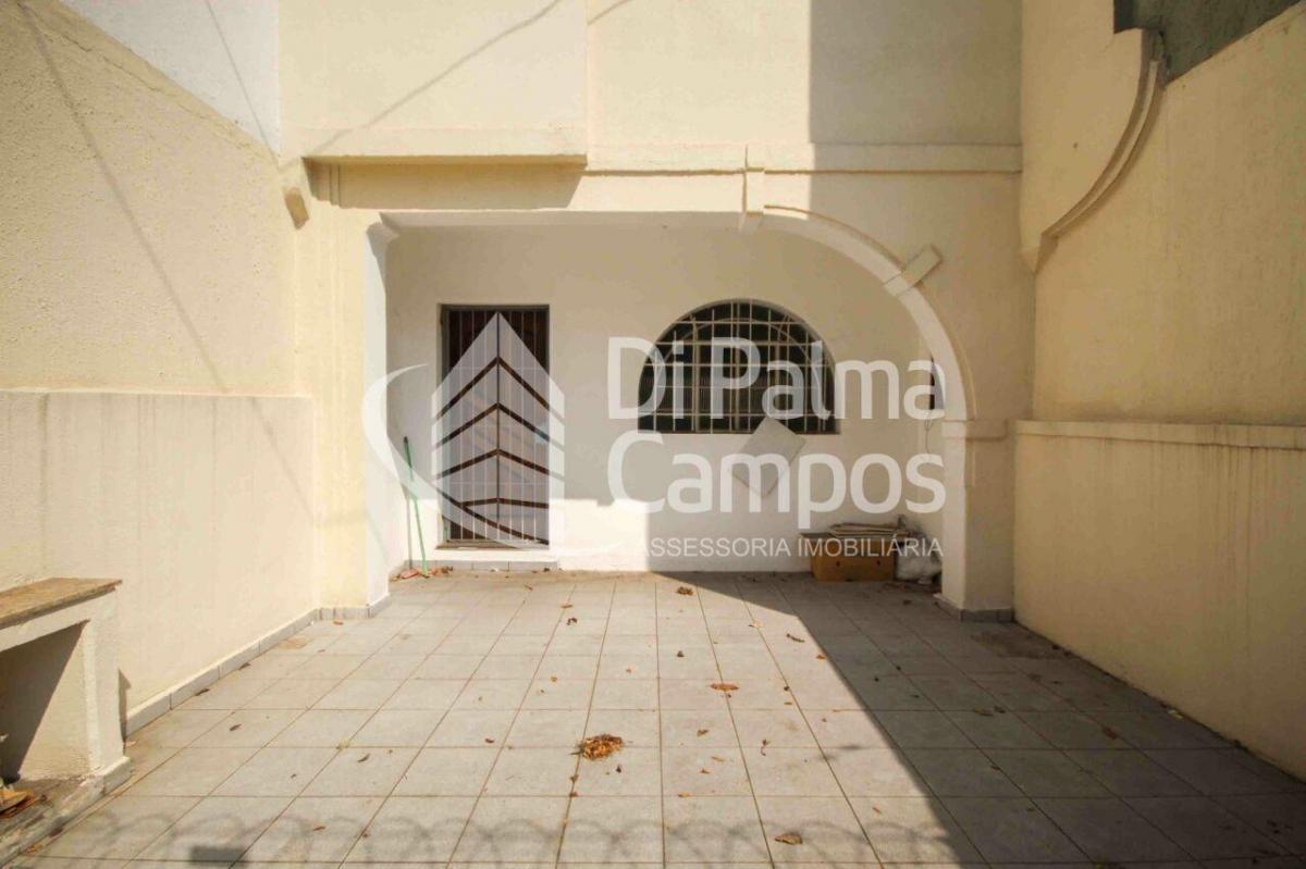 Casa de 150m² com 3 quartos e 2 vagas para locação ou venda no bairro do Ipiranga
