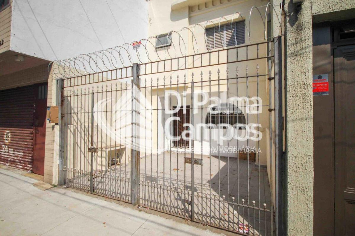 Casa de 150m² com 3 quartos e 2 vagas para locação ou venda no bairro do Ipiranga