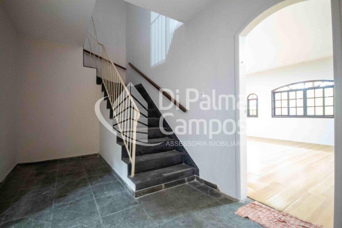 Casa versátil de 268m² com 3 vagas para locação ou venda no bairro do Ipiranga
