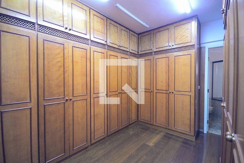 Apartamento à Venda – Aclimação, 3 Quartos, 384 m² – São Paulo