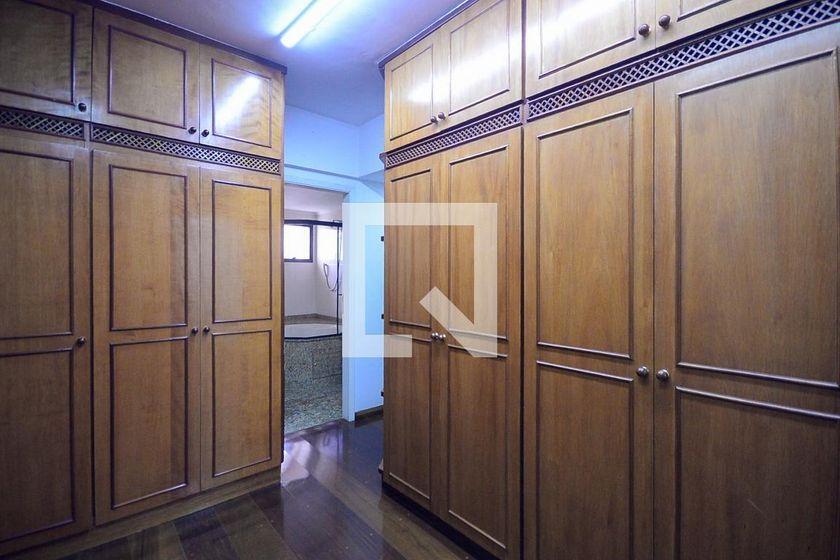 Apartamento à Venda – Aclimação, 3 Quartos, 384 m² – São Paulo