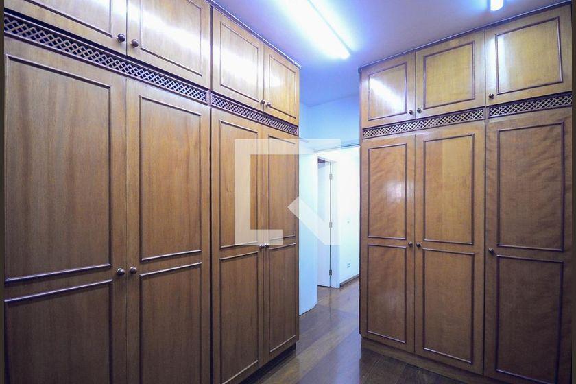 Apartamento à Venda – Aclimação, 3 Quartos, 384 m² – São Paulo