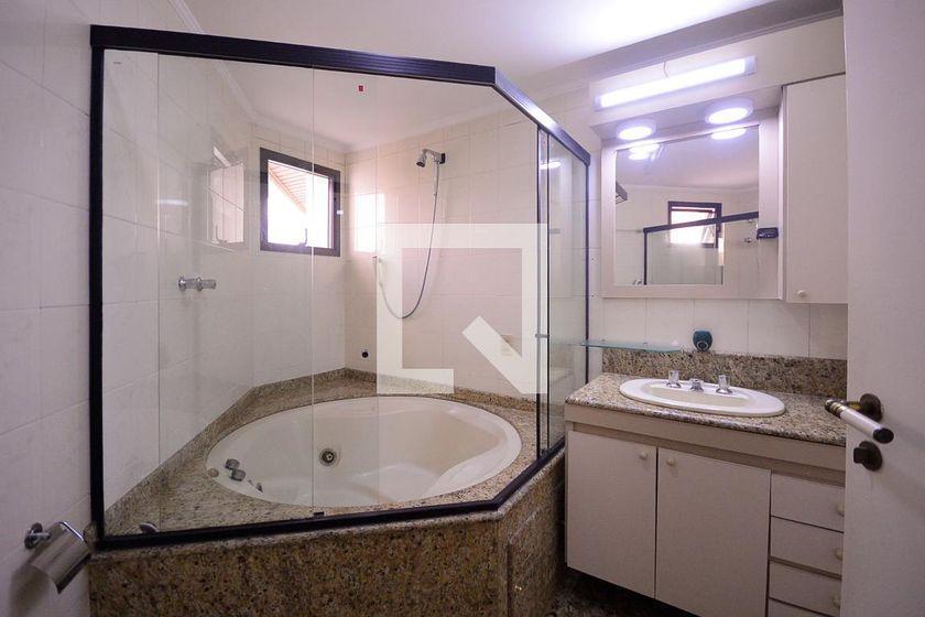 Apartamento à Venda – Aclimação, 3 Quartos, 384 m² – São Paulo