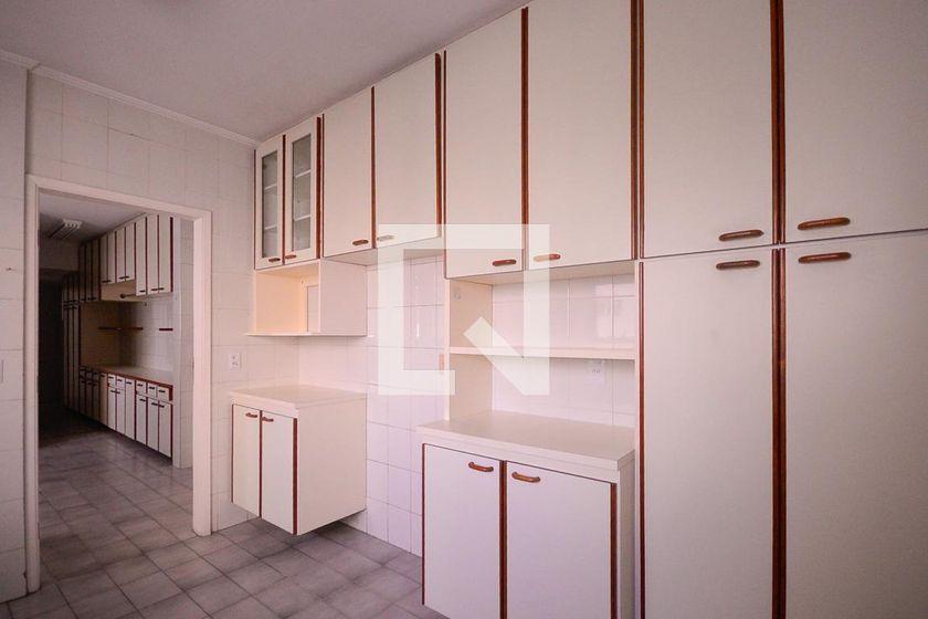 Apartamento à Venda – Aclimação, 3 Quartos, 384 m² – São Paulo