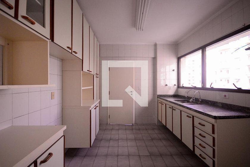 Apartamento à Venda – Aclimação, 3 Quartos, 384 m² – São Paulo