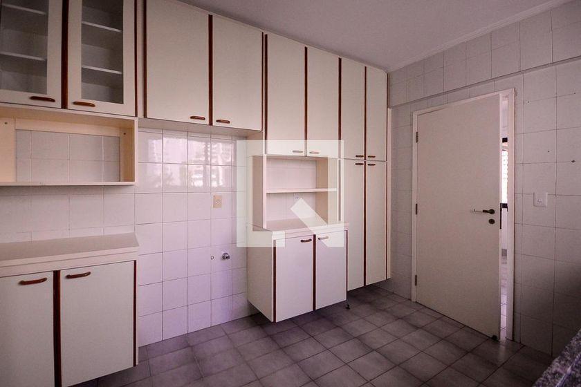 Apartamento à Venda – Aclimação, 3 Quartos, 384 m² – São Paulo