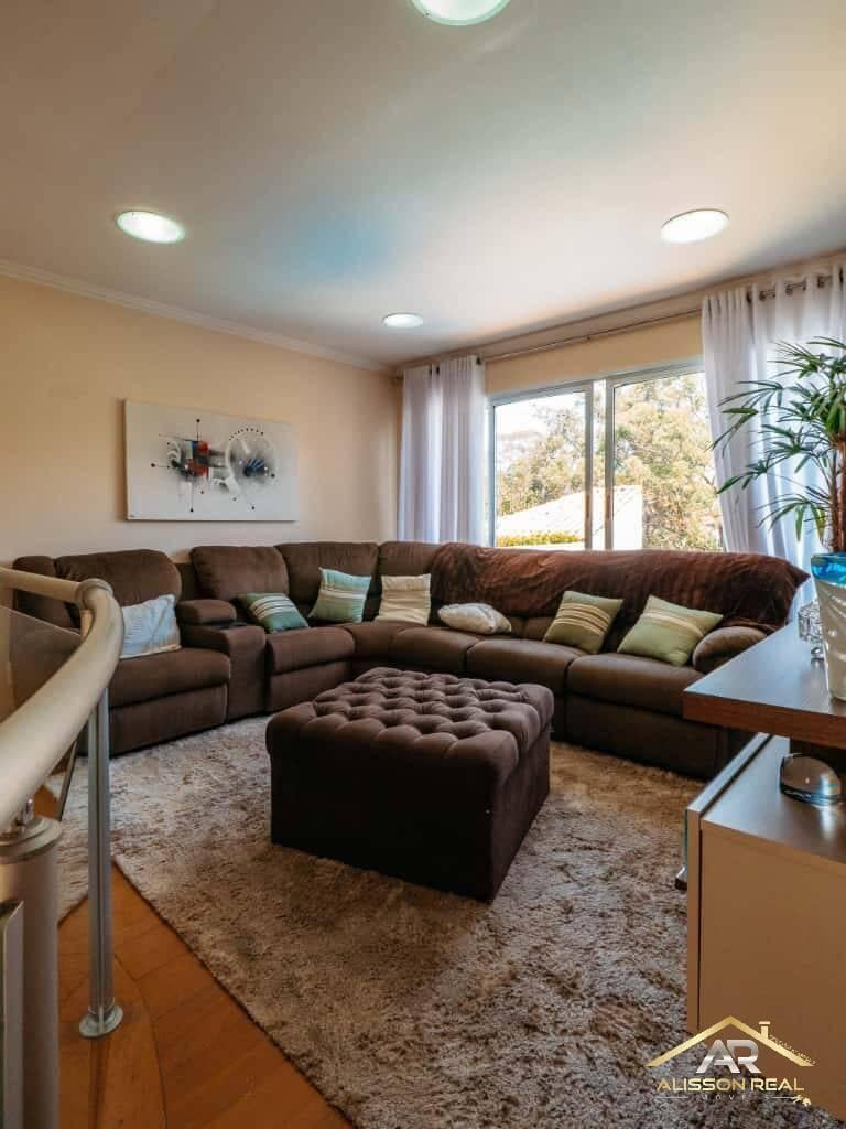 Casa de Alto padrão de 450m², 6 Suítes, 8 Wc e 6 Vagas no Pq. dos Príncipes