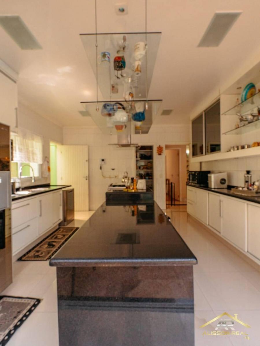 Casa de Alto padrão de 450m², 6 Suítes, 8 Wc e 6 Vagas no Pq. dos Príncipes