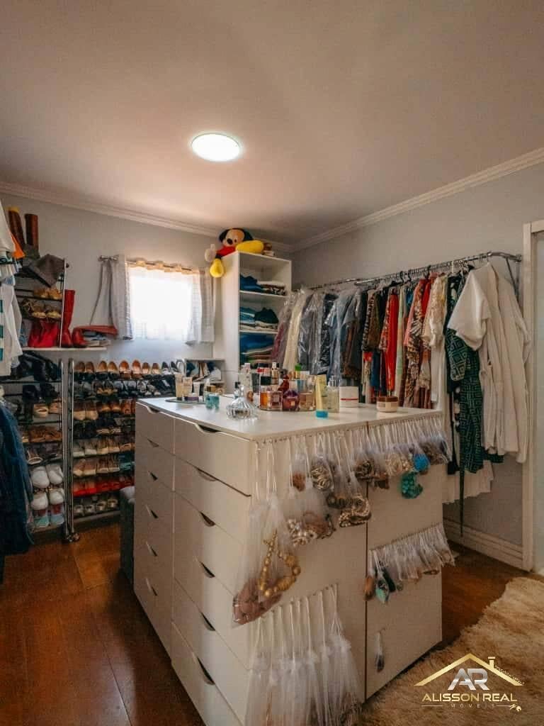 Casa de Alto padrão de 450m², 6 Suítes, 8 Wc e 6 Vagas no Pq. dos Príncipes