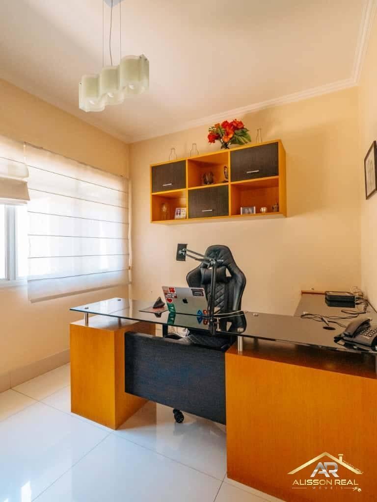 Casa de Alto padrão de 450m², 6 Suítes, 8 Wc e 6 Vagas no Pq. dos Príncipes