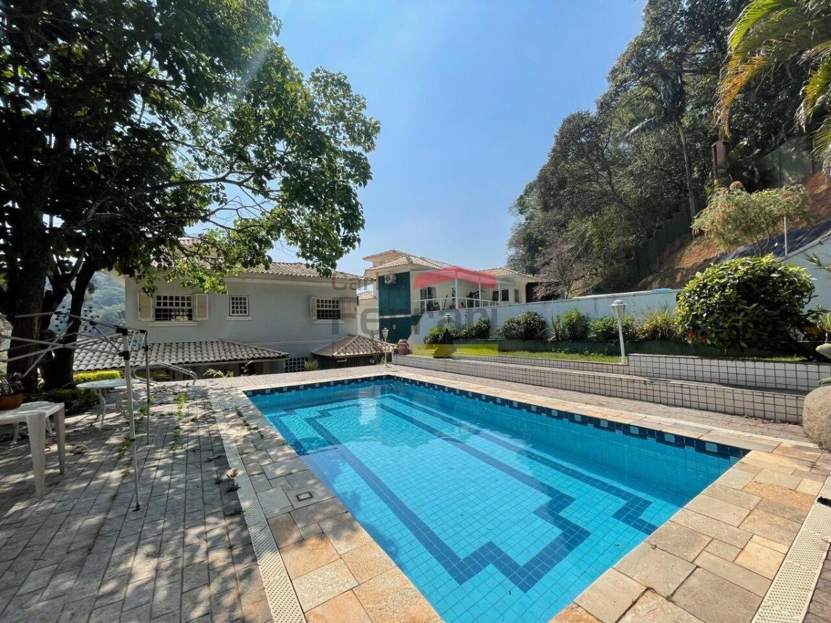 CASA PARA LOCAÇÃO EM CONDOMINIO