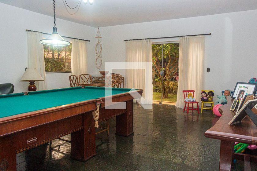 Casa à Venda – Interlagos, 6 Quartos, 690 m² – São Paulo