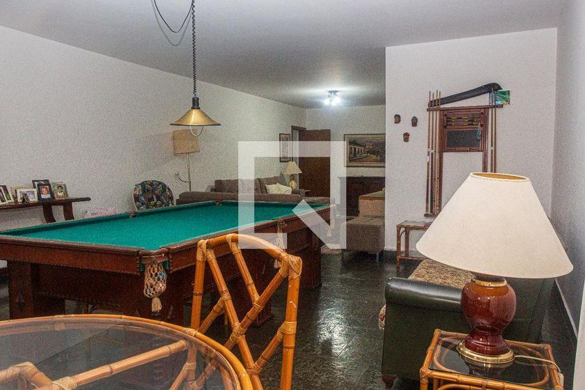 Casa à Venda – Interlagos, 6 Quartos, 690 m² – São Paulo