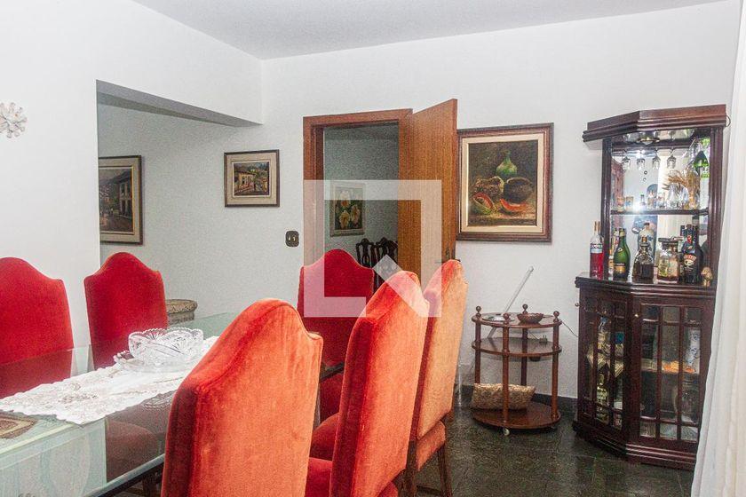 Casa à Venda – Interlagos, 6 Quartos, 690 m² – São Paulo