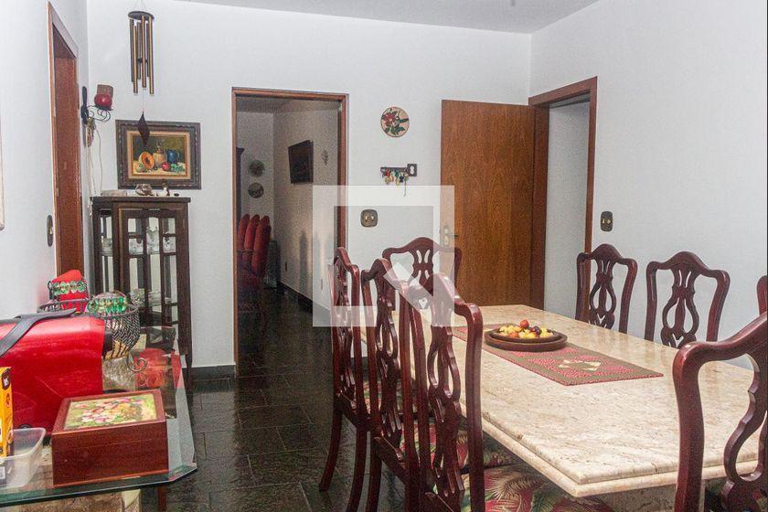 Casa à Venda – Interlagos, 6 Quartos, 690 m² – São Paulo