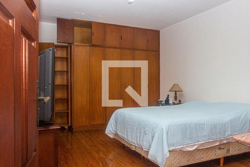Casa à Venda – Interlagos, 6 Quartos, 690 m² – São Paulo