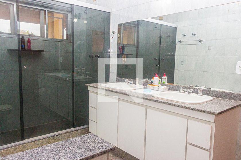Casa à Venda – Interlagos, 6 Quartos, 690 m² – São Paulo